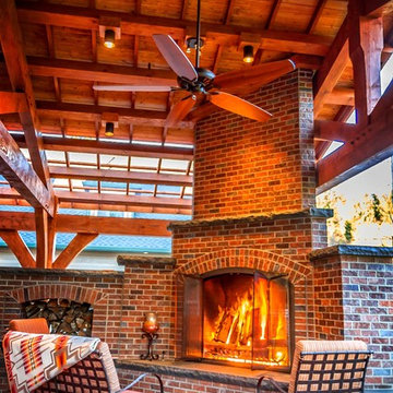 Outdoor Kitchen & Entertainment Patio