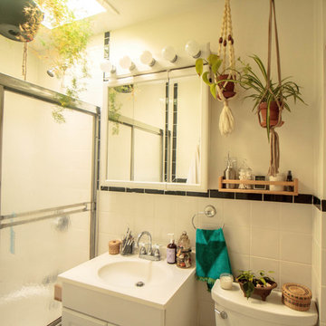 My Houzz: Vintage Collectors' Artfully Curated Walk-Up