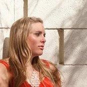Beth Colombos foto