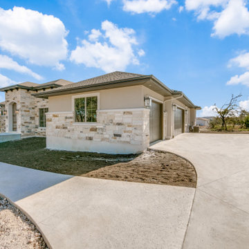 Transitional: 3,069 ft²/4 bd/3.5 bth/1ST