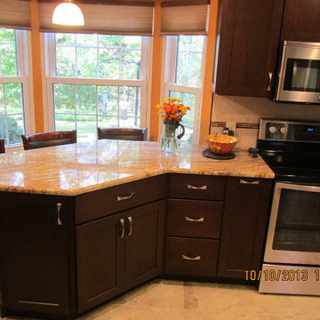 Old Farmhouse Kitchen Gets a Makeover