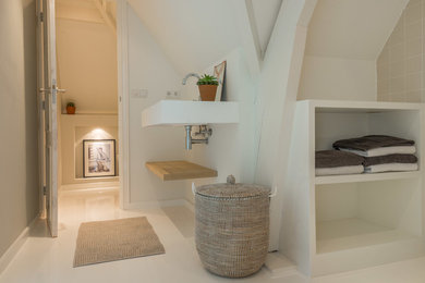 Example of a trendy bathroom design in Amsterdam