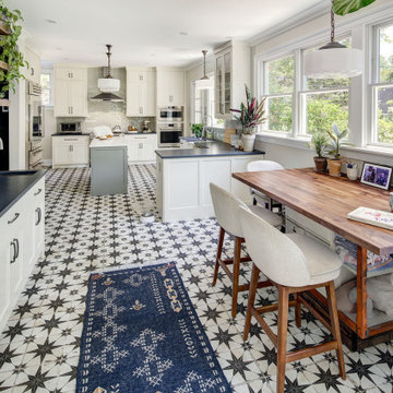 Sunny Modern Farmhouse Kitchen