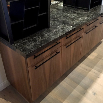 Miami | Mid-Century Walnut Bar