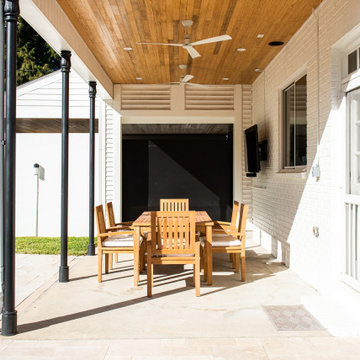 Side Courtyard Cabana