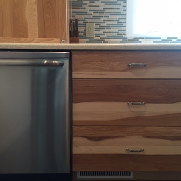 CLEAN MAPLE KITCHEN