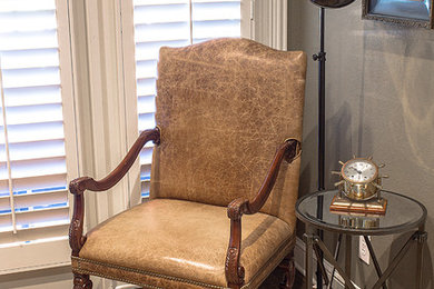 Home office - traditional home office idea in Dallas