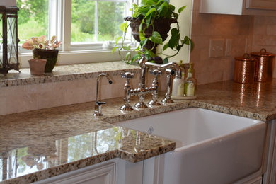 Example of a classic kitchen design in Indianapolis