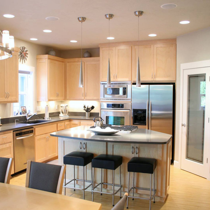 Kitchens With Maple Cabinets - Photos & Ideas