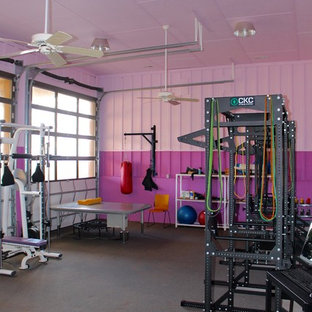 他の地域のおしゃれなホームジムの写真