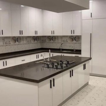 Complete U-Shaped Kitchen Panorama – Functional Central Island & Dual Sink Works
