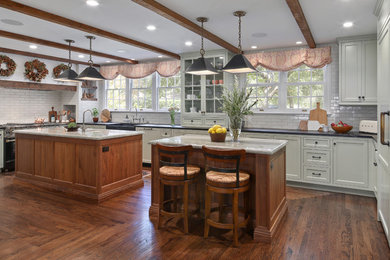 Inspiration for a timeless kitchen remodel in Los Angeles