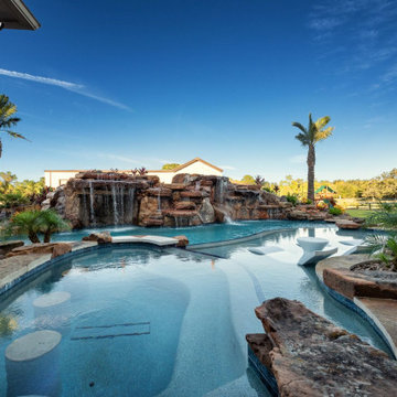 Swimming Pools & Out dooor Living