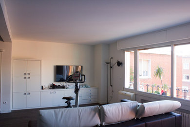 Kleine Moderne Wohnidee in Bilbao