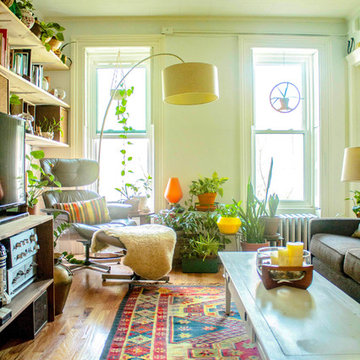 My Houzz: Vintage Collectors' Artfully Curated Walk-Up