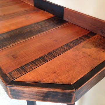 Reclaimed Pallet Wood Breakfast Bar