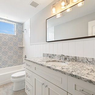 Bäder mit blauen Fliesen und Wandpaneelen Ideen, Design & Bilder