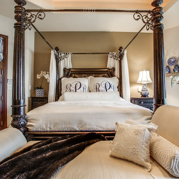 Cream and Navy Bedding