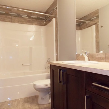 32 Shorewood - Bi-Level