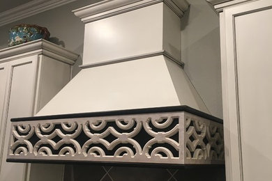 Inspiration for a small transitional home design remodel in Dallas