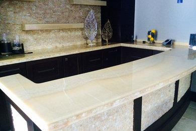 Indoor bar with Onyx countertop