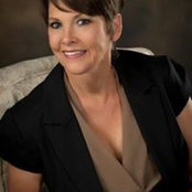 Laurie Hailey's photo