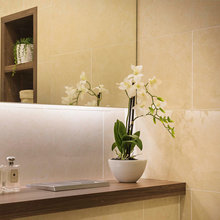 Dad's master bathroom