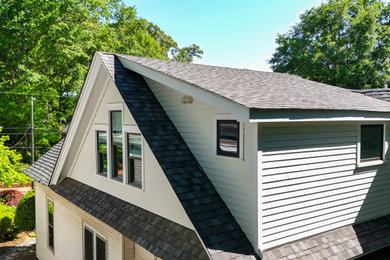 Inspiration for a craftsman home design remodel in Atlanta