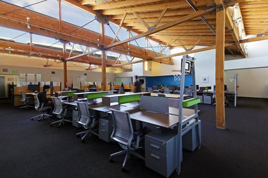 Trendy home office photo in Los Angeles