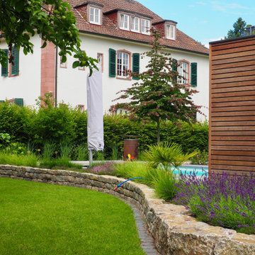 Stadtgarten mit POOL in Ebenen