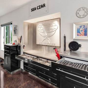 Garage / Showroom