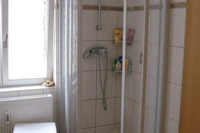 ベルリンにあるおしゃれな浴室の写真