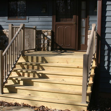 Pressure Treated Deck with Vinyl Handrails