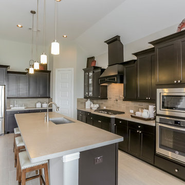 Houston, Texas | Lago Mar - Classic Yale Kitchen