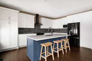 Kitchen - cottage kitchen idea in Minneapolis