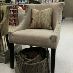 Showroom - Armchairs And Accent Chairs