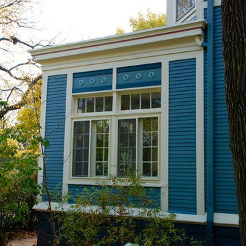 Victorian Home in Evanston, IL Cedar Siding