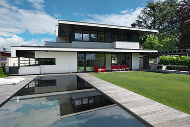Ispirazione per una piscina design