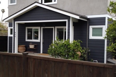 Home design - transitional home design idea in Los Angeles