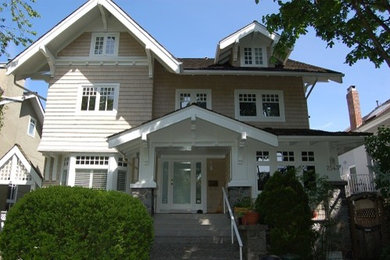 Exterior home photo in Vancouver