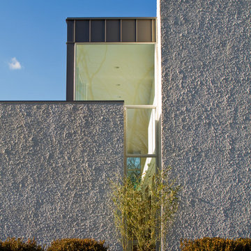 Random Rd. Exterior Detail