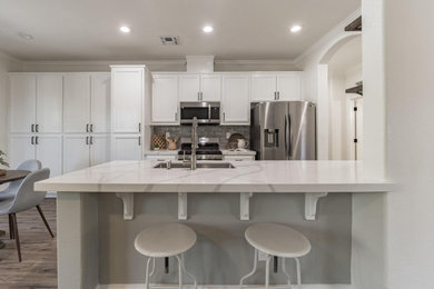 Kitchen - kitchen idea in Atlanta