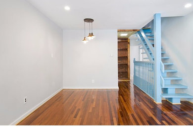 Inspiration for a large industrial home design remodel in Philadelphia