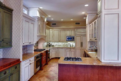 Example of a classic kitchen design in New York