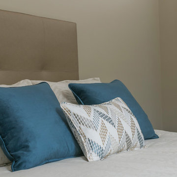 Contemporary Guest Bedroom Reno - Toronto