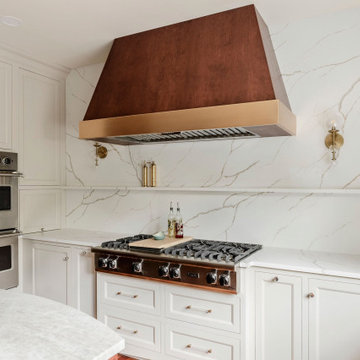 Warm Traditional Kitchen