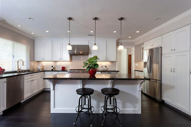 Kitchen - transitional kitchen idea in San Francisco