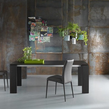 Modern Italian dining tables