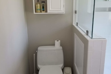 Example of a trendy bathroom design in San Diego