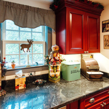 My Houzz: Traditional Christmas Charm in an Updated 1840s Home
